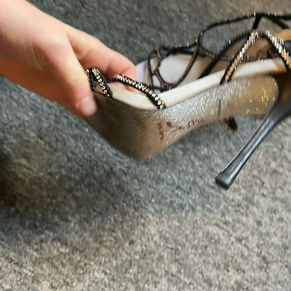 Rene Caovilla
Crystal-Studded Satin T-Strap Sandal, size 37 - Picture 7 of 13